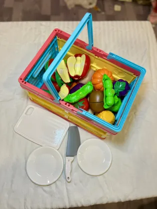 Realistic Fruits and vegetables cutting set 